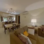 Appartement de 2 chambres avec garage et piscine dans un Golf Resort