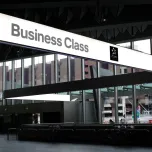 Schwebendes Lichtband