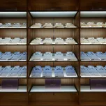 Quintessence of brand’s customization, Porro’s wardrobes have been chosen to furnish ‘Sartorial’, the new luxury boutique in the centre of Beijing