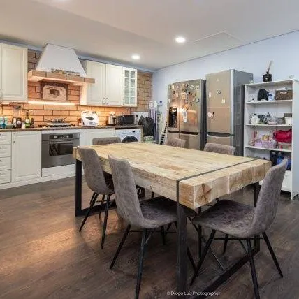 Moradia T2 em Sarilhos Pequenos (c/aproveitamento de sotão), perto da Praia