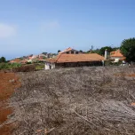 Flat land in Calheta in a corner with 1.835m², with sea view and good road fronts.