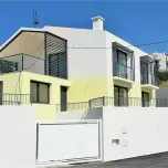 Maison T3 à Cristo Rei, Caniço