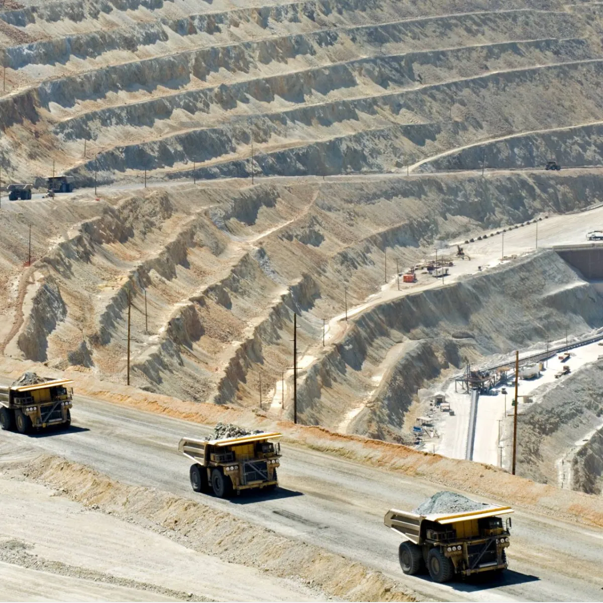 MINING LAWYERS EXPERIENCED IN ALL ASPECTS OF TRANSACTIONS AND DISPUTES