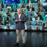 Virtual Audience and Live Streaming