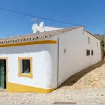 Rustic and typical Alentejo House T4 at the foot of the Terena Castle
