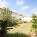 Maison de 5 chambres avec une architecture moderne et détails traditionnels à Algoz