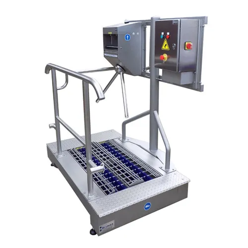 Sas compact tripode et désinfection des mains