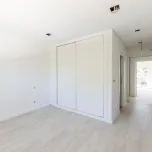 T4 Modern with swimming pool