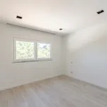 T4 Modern with swimming pool