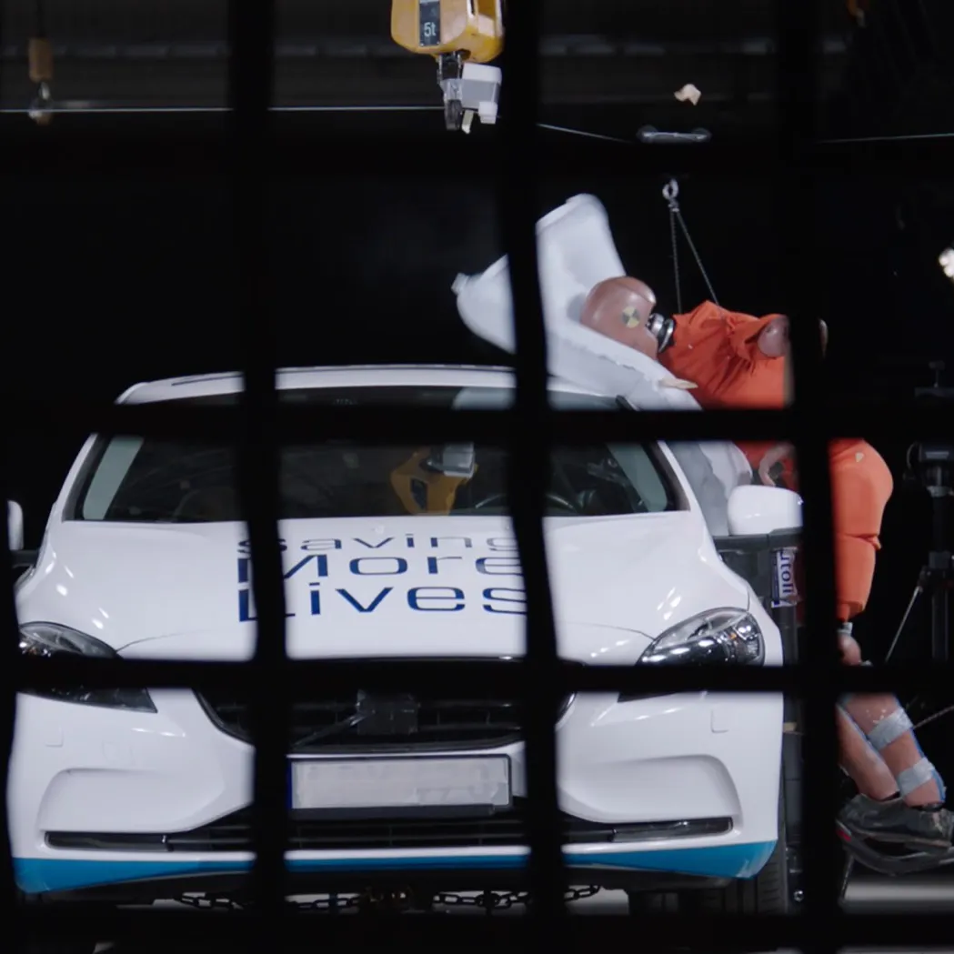 Autoliv E-scooter airbag Concept