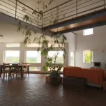 Maison de 5 chambres avec une architecture moderne et détails traditionnels à Algoz