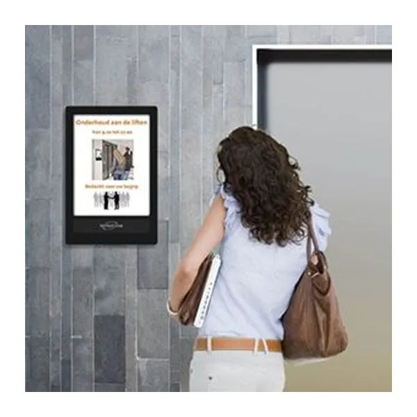 Digitaal mededelingenbord - Real time communiceren met bewoners Inbouw- of opbouw montage