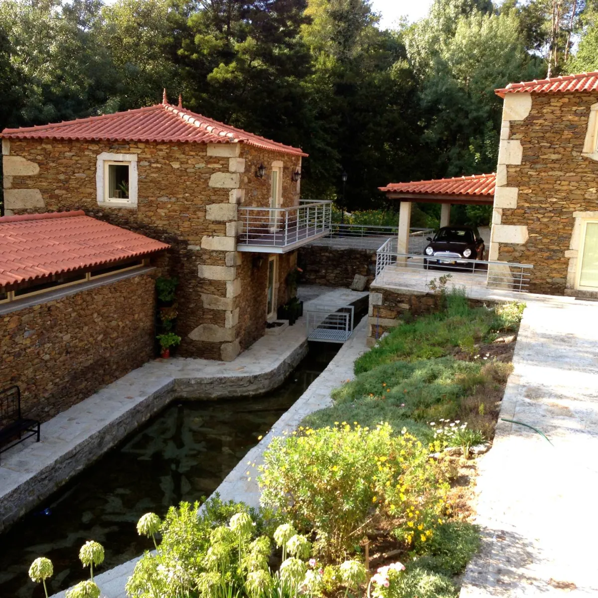 Village touristique: le parc de pêche