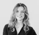 Laura Dückers