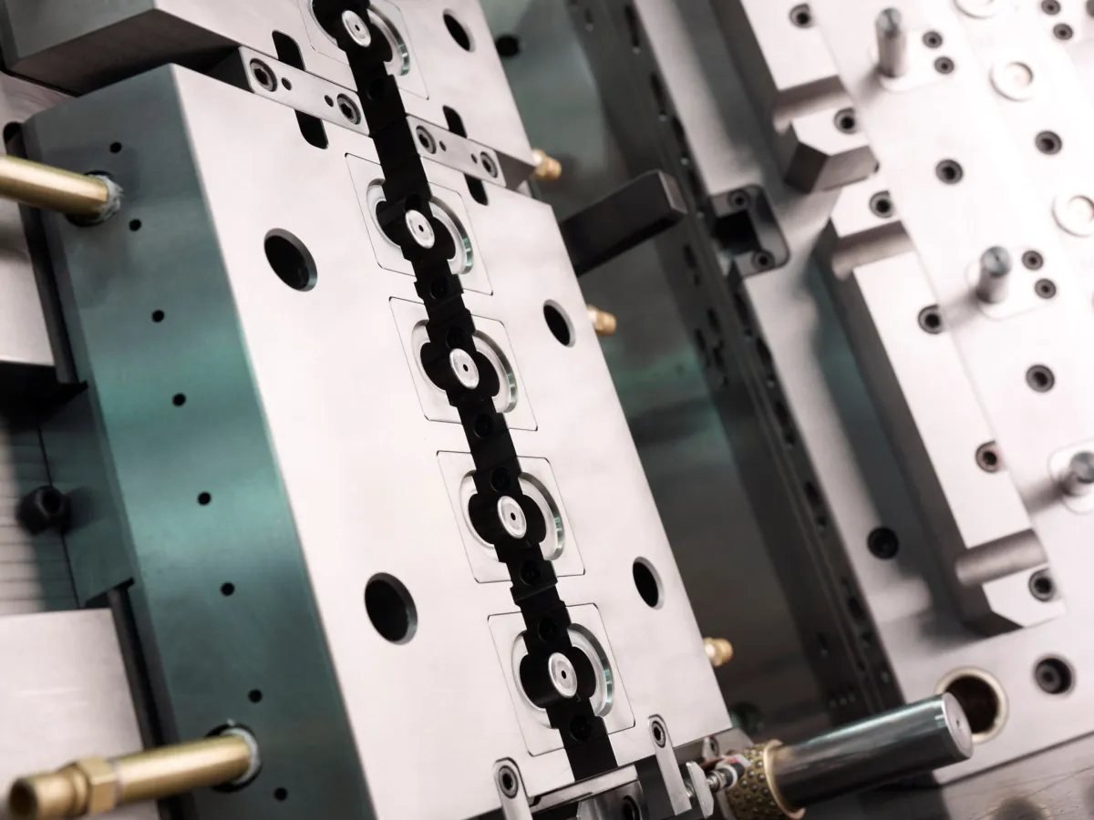 High Precision Moulds; Pilot, Pre-production, Industrialization, Duplicate, Project Tooling (10 or more moulds simultaneously for 1 device)