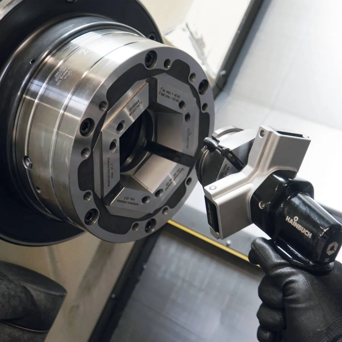 Clamping solutions for turning, milling, grinding