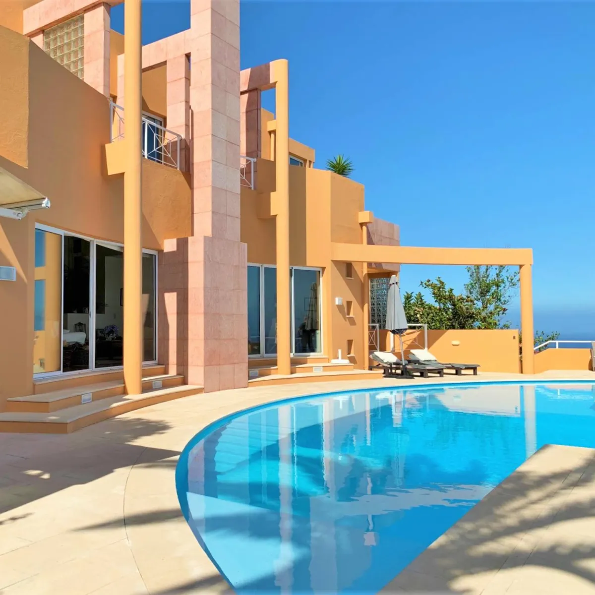 By the Sea Villa T3 in Garajau