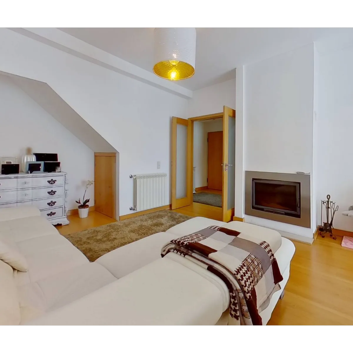 Apartamento T3 Duplex | 2 Lugares de Garagem | Rio Tinto | Zona dos "Germanos"