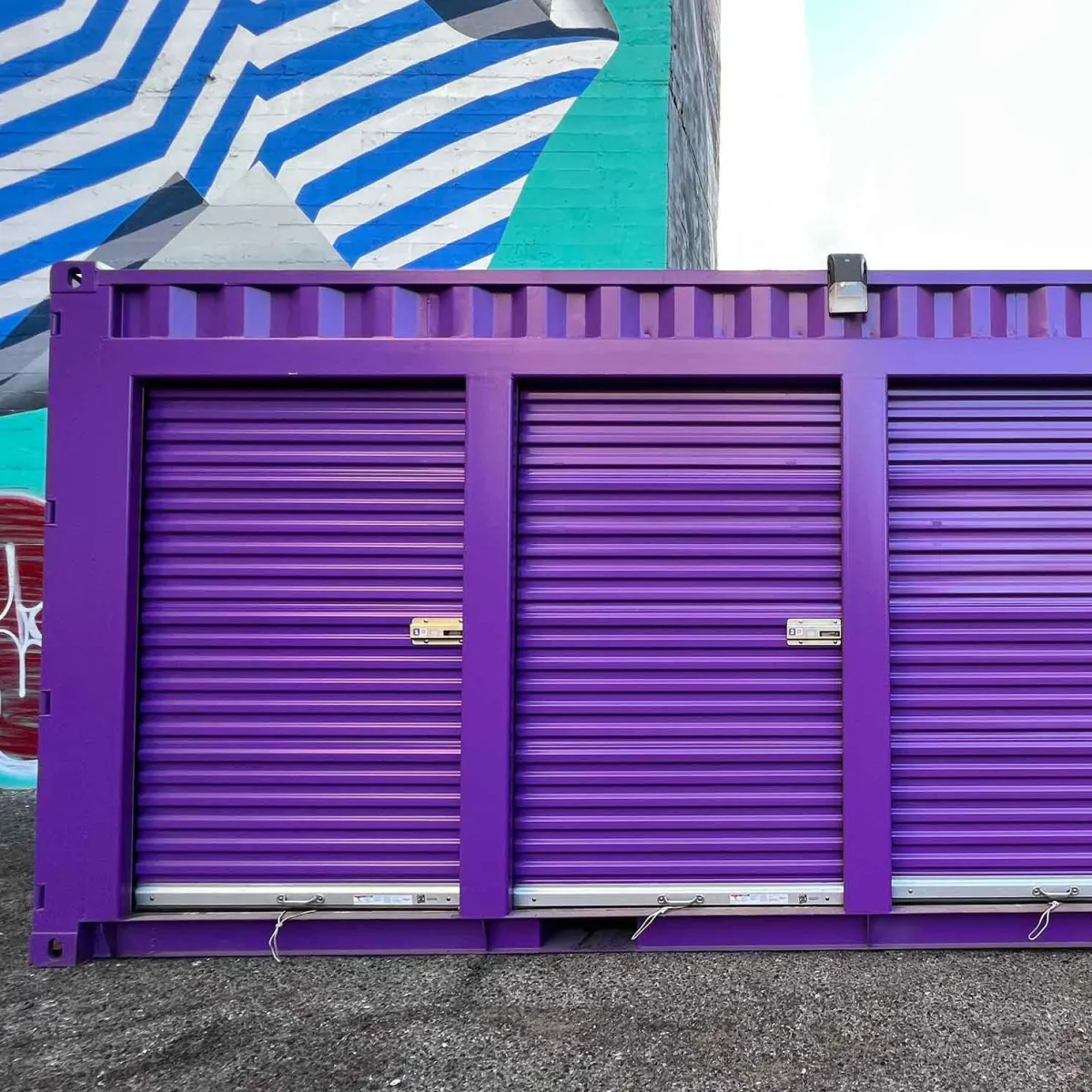 Distributed Cross-Dock Hubs