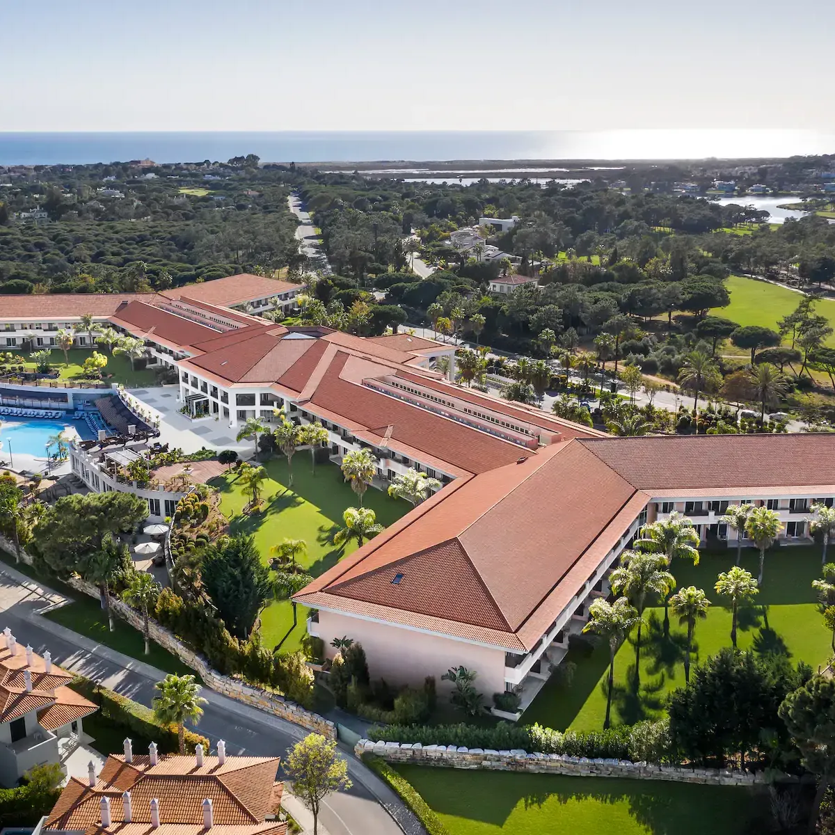 Algarve, Quinta do Lago, 1, 2 and 3 bedroom apartments set in a luxury Resort