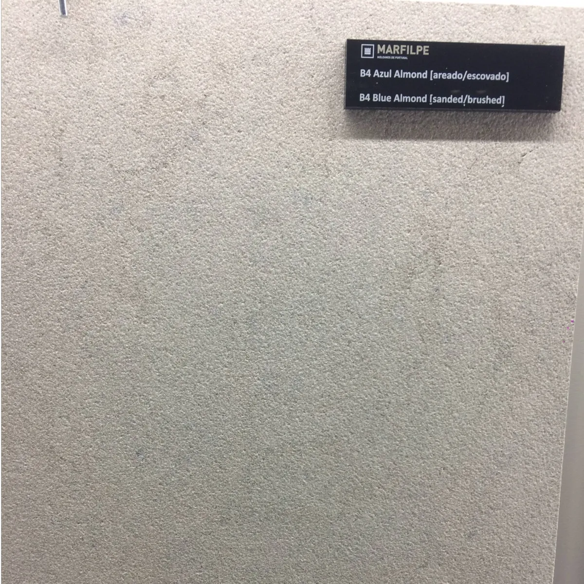 Moleanos Stone - B4 BLUE/NUDE PEANUT