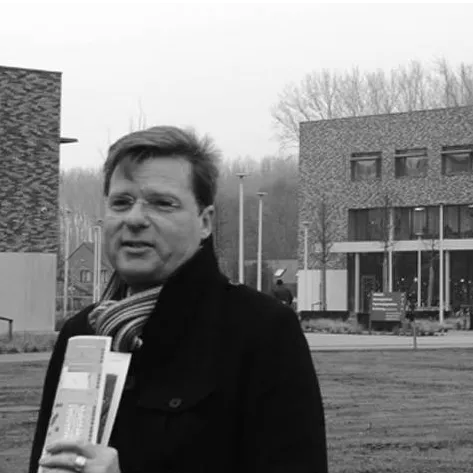 Experienced Architect (Engineer)