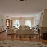 Vaste Villa - trois chambres - piscine