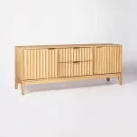 Credenzas, burós, escritorios, libreros, tocadores. Showcases, desks, bookcases, dressers, vanity desks.