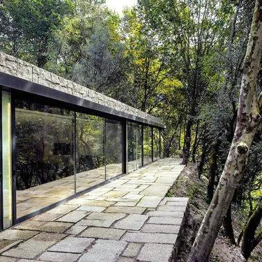 Moradia T3 moderna c/ vista para a barragem da Caniçada | Ancoradouro privativo p/ 3 embarcações | Parque Natural Peneda-Gerês