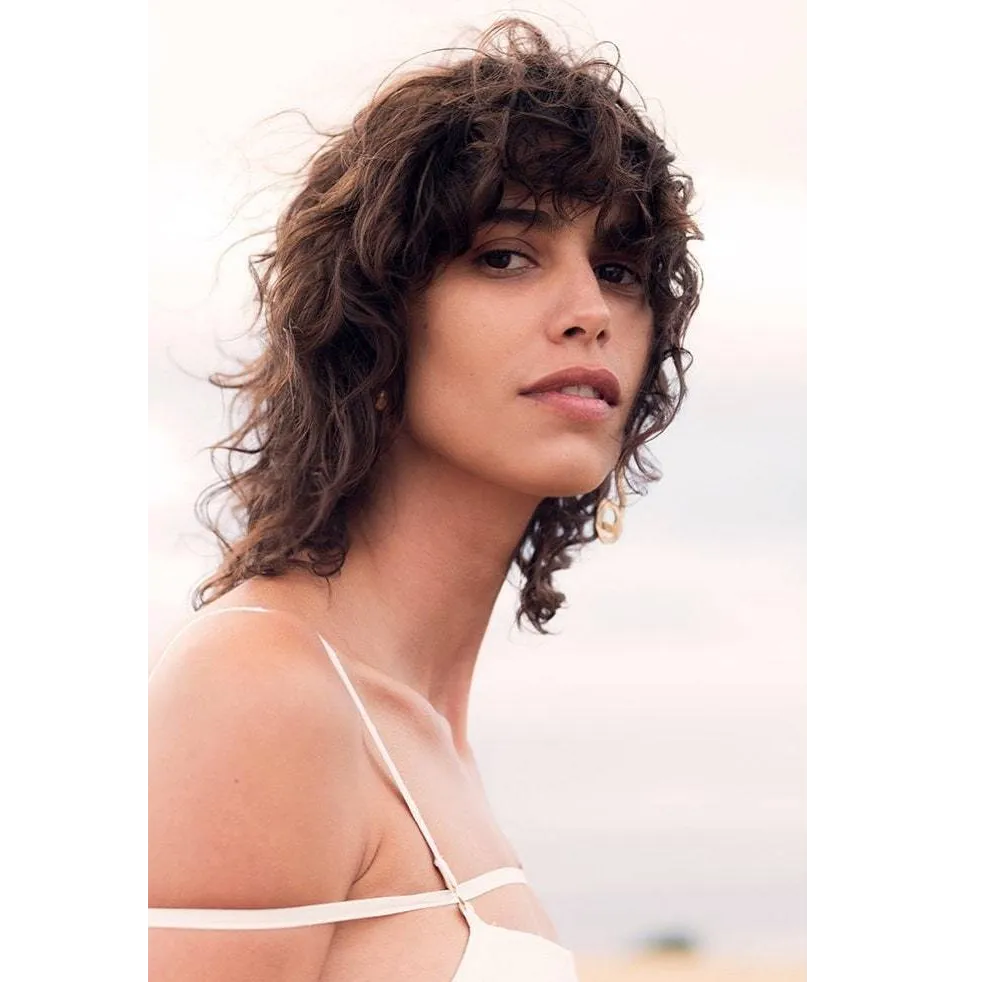 This DIY Hair Cutting Technique Gets Rid Of Split Ends In Seconds