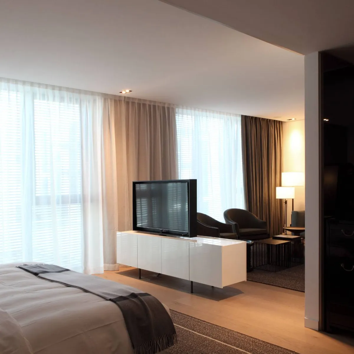 Porro' s aesthetical and technical quality for the rooms of Roomers Hotel, Baden-Baden