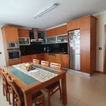 Maison moderne proche de la mer