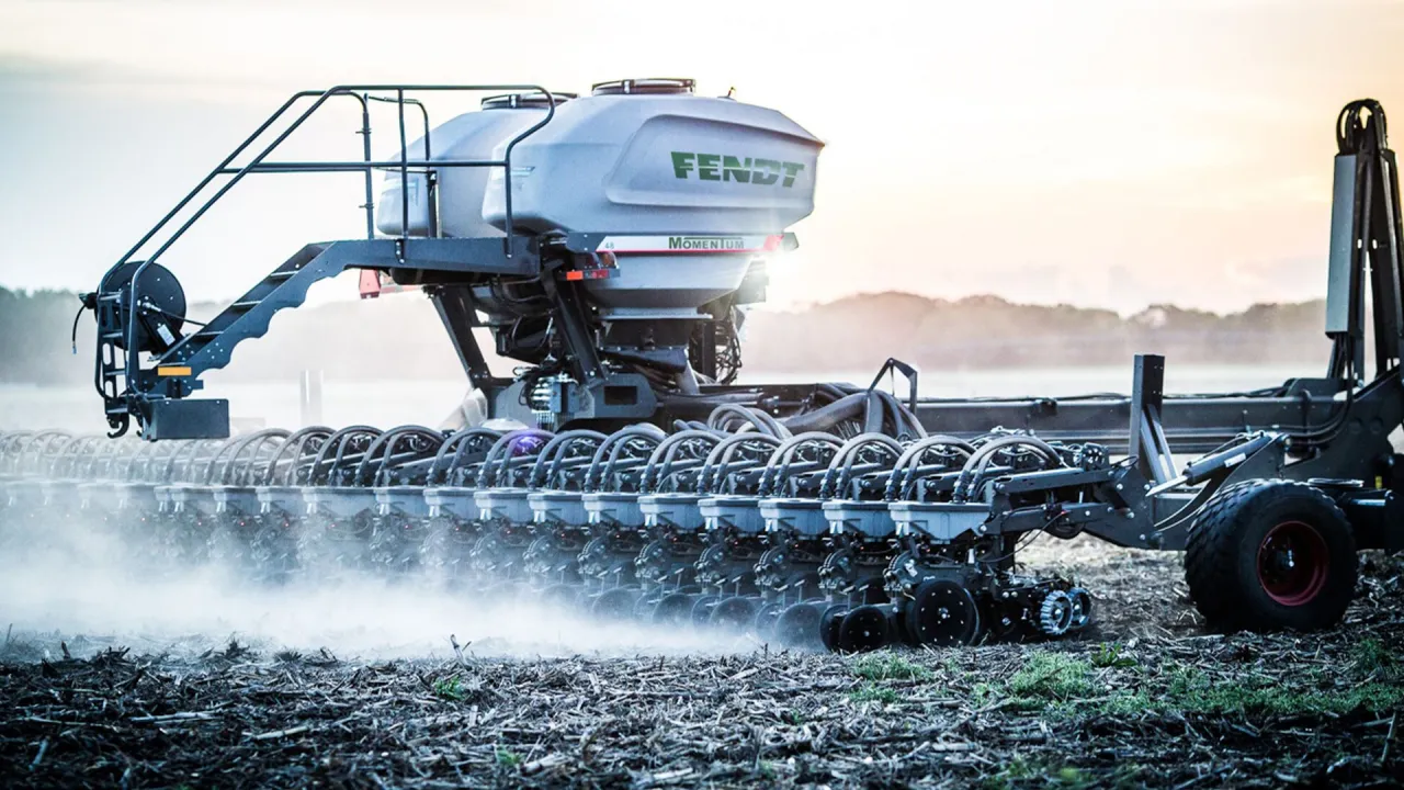 Fendt Momentum Crop Tour