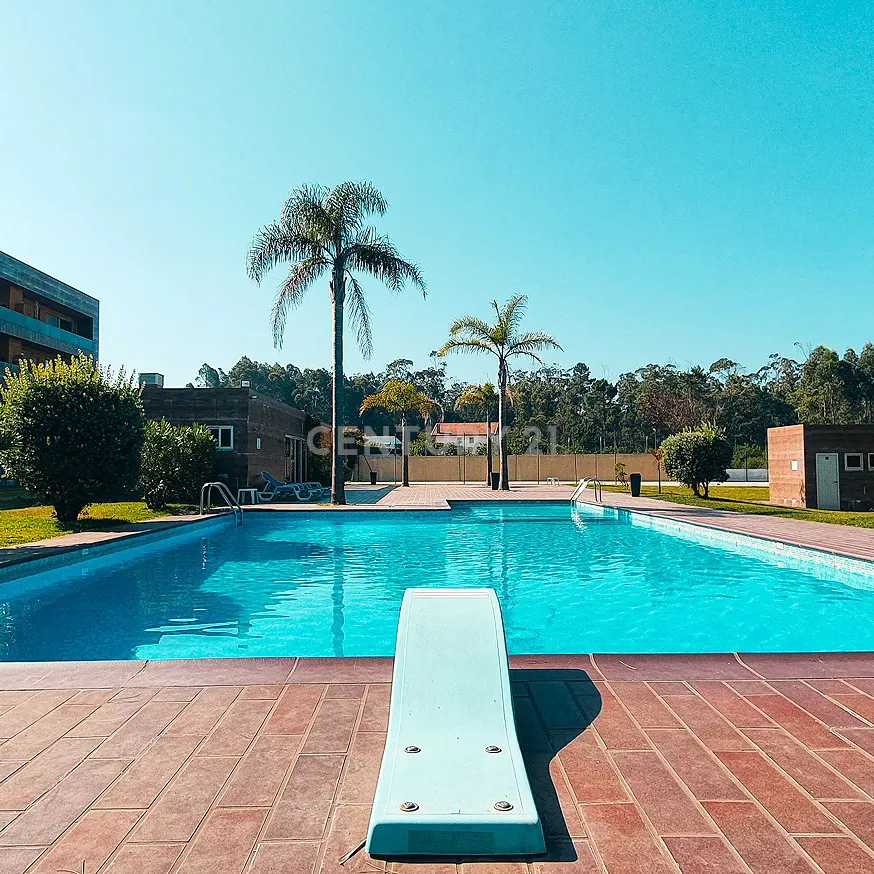 3 Bedroom apartment in a private condominium with swimming pool in Porto
