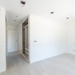 T4 Modern with swimming pool