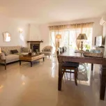 Maison jumelée de trois chambres - excellente localisation - piscine commune