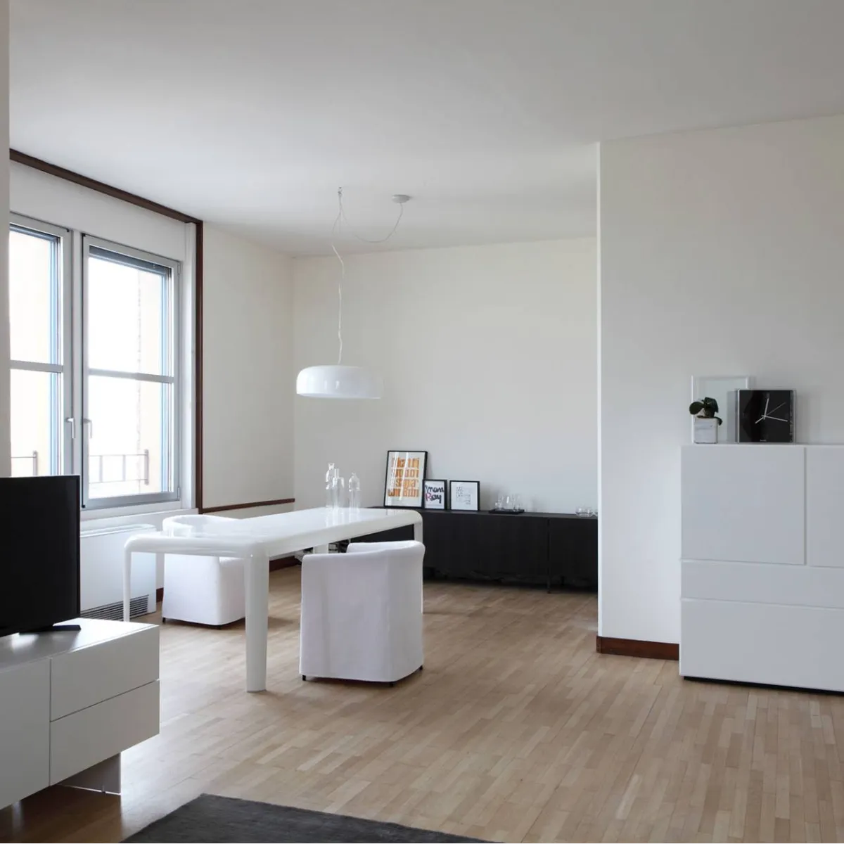 Residential buildings: Torre Velasca, Milan (Italy)