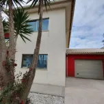 Maison moderne proche de la mer