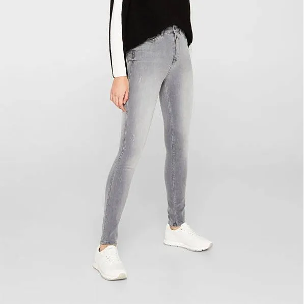 Two-button carving jeans