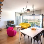 EXCLUSIVITÉ - Faro - Duplex vue mer en dernier étage, 4 chambres, toit terrasse, piscine et garage fermé.