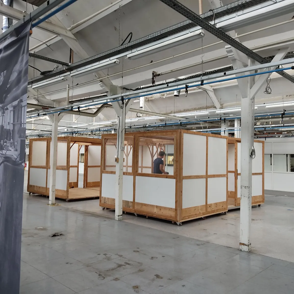 BOUTIQUES ET ESPACES ATYPIQUES