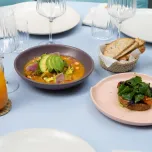 Vajilla única para tu proyecto