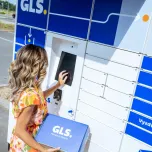 "Dual-grid" Parcel locker