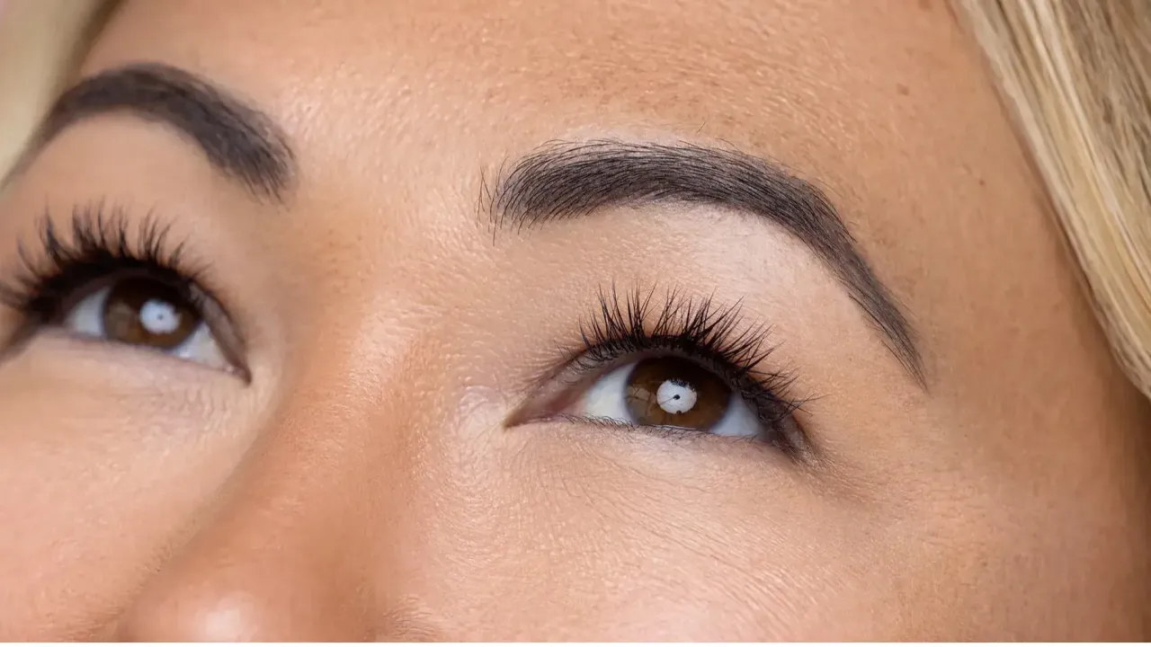 Endure Beauty - Lash Extensions + Brow Lamination - Floor Demo