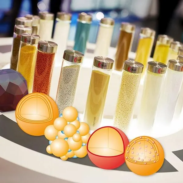 Drying + granulation of solutions, suspensions, emulsions, melts in a single process step