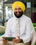Dr Ravinder Singh