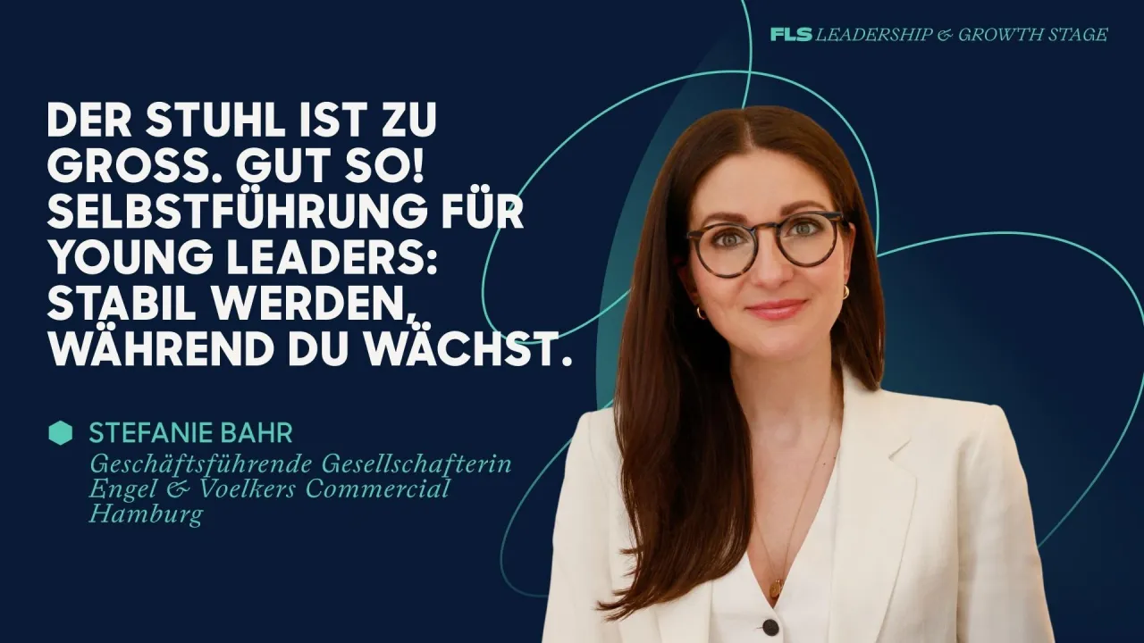 Der Stuhl ist zu groß. Gut so! Selbstführung für Young Leaders: stabil werden, während Du wächst.