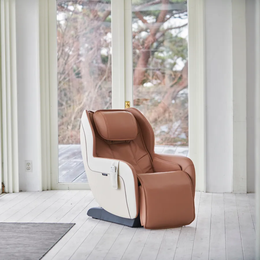 Poltrona massaggiante Circ Plus, compatta elegante offre massaggi completi per un benessere profondo