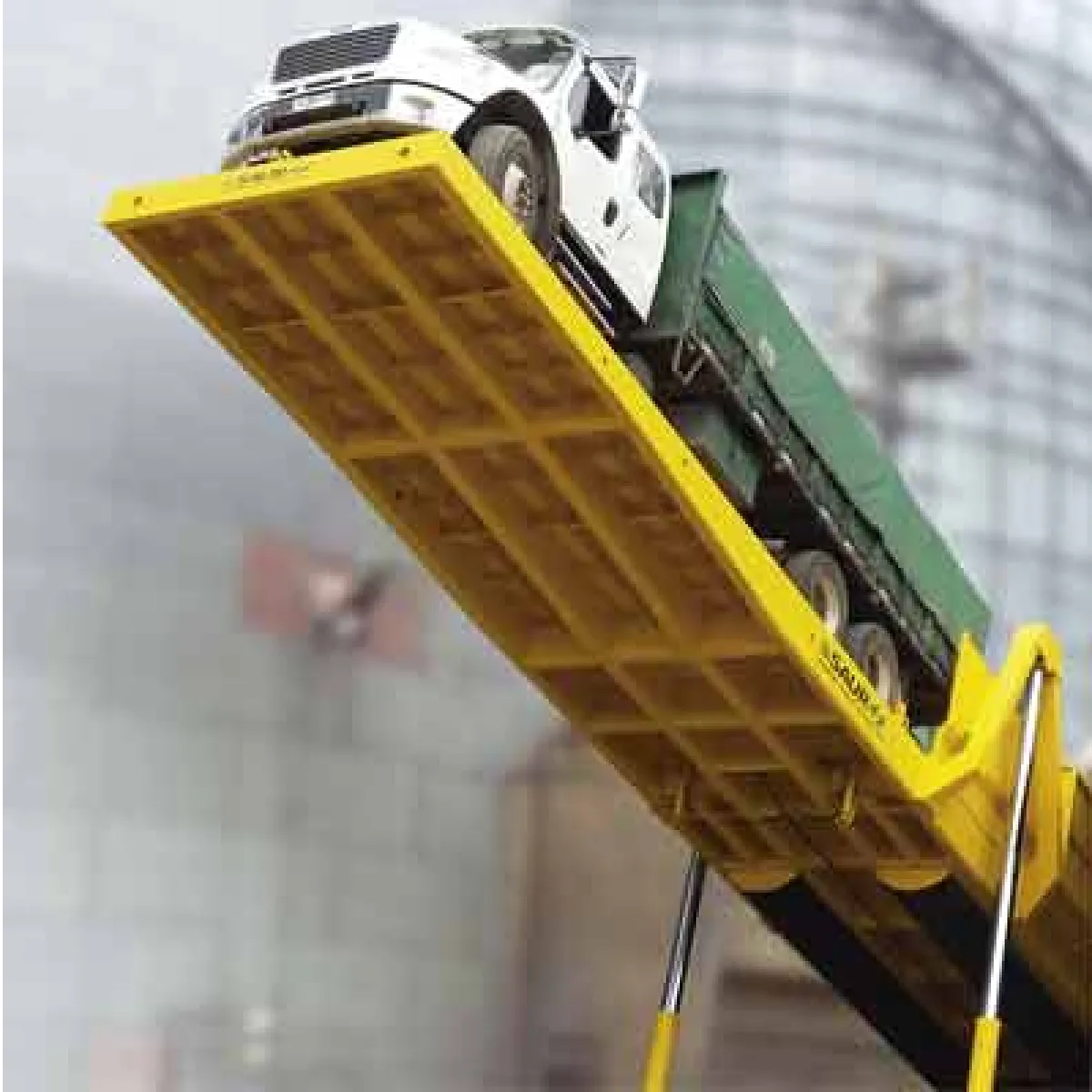 Plataforma para Descarga de Granéis (Tombador) SAUR - 21 metros