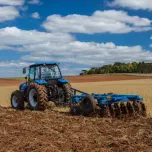 Trator 105 CV - LS Tractor Plus 100 Cabinado 4X4